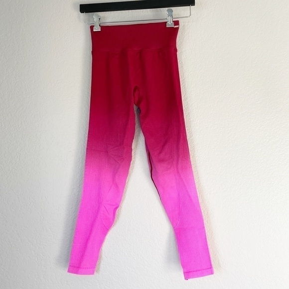 PINK VICTORIA’S SECRET Color Block Red Pink Textured Leggings XS - Picture 1 of 8